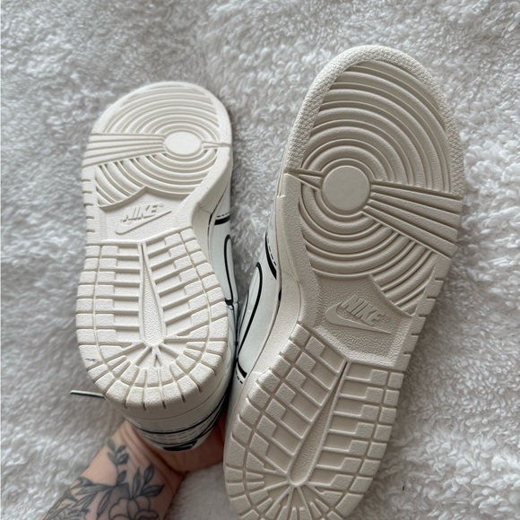 NWT Nike Lego edition sneakers - Picture 5 of 5